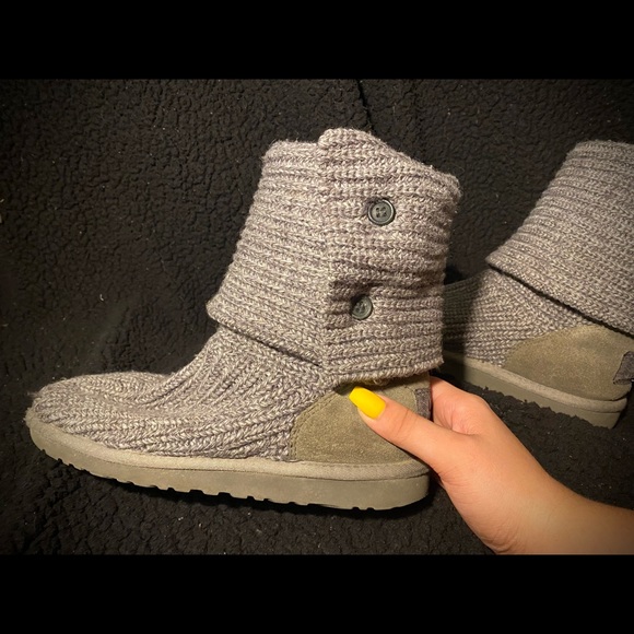 UGGS💕 - Picture 3 of 7